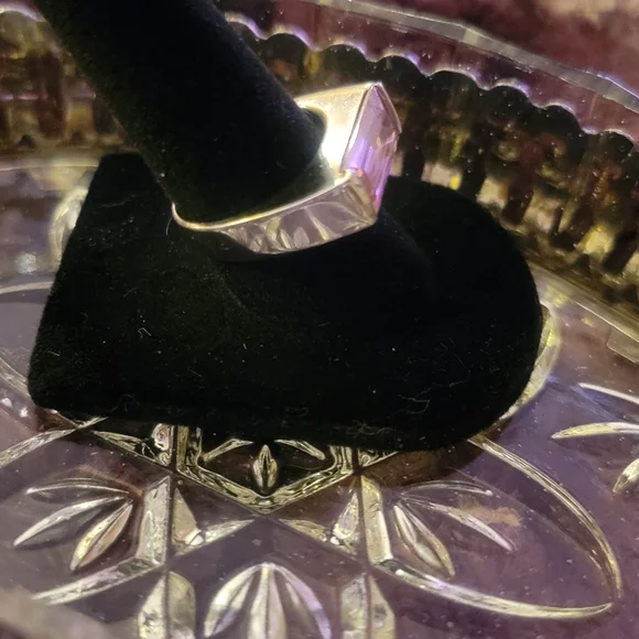 Sterling Silver Marked 925 Elegant Pink Gemstone Ring - Picture 6 of 7